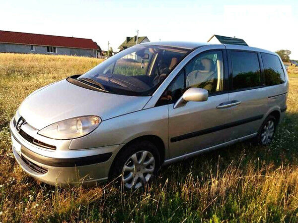 Сірий Пежо 807, об'ємом двигуна 2.2 л та пробігом 317 тис. км за 2600 $, фото 1 на Automoto.ua