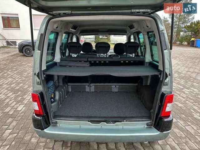 Зеленый Пежо 807, объемом двигателя 1.6 л и пробегом 137 тыс. км за 5000 $, фото 1 на Automoto.ua