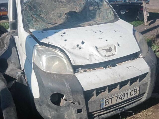 Пежо Биппер груз.-пасс. 2012 в Херсоне на Automoto.ua Белый Пежо Биппер груз.-пасс., объемом двигателя 1.2 л и пробегом 3 тыс. км за 2000 $, фото 1 на Automoto.ua