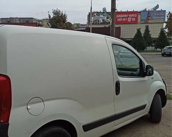 Белый Пежо Биппер груз.-пасс., объемом двигателя 1.4 л и пробегом 300 тыс. км за 3500 $, фото 1 на Automoto.ua