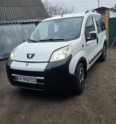 Белый Пежо Биппер груз.-пасс., объемом двигателя 1.36 л и пробегом 300 тыс. км за 4600 $, фото 1 на Automoto.ua