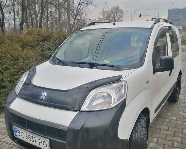Белый Пежо Биппер груз.-пасс., объемом двигателя 1.36 л и пробегом 350 тыс. км за 4250 $, фото 1 на Automoto.ua