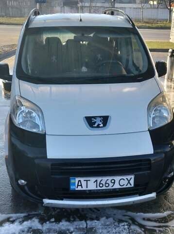 Белый Пежо Биппер груз.-пасс., объемом двигателя 1.4 л и пробегом 275 тыс. км за 5500 $, фото 1 на Automoto.ua