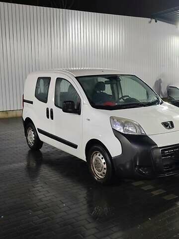 Білий Пежо Біппер вант.-пас., об'ємом двигуна 1.4 л та пробігом 320 тис. км за 4000 $, фото 1 на Automoto.ua