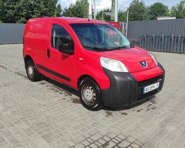 Красный Пежо Биппер груз.-пасс., объемом двигателя 1.4 л и пробегом 250 тыс. км за 4000 $, фото 1 на Automoto.ua