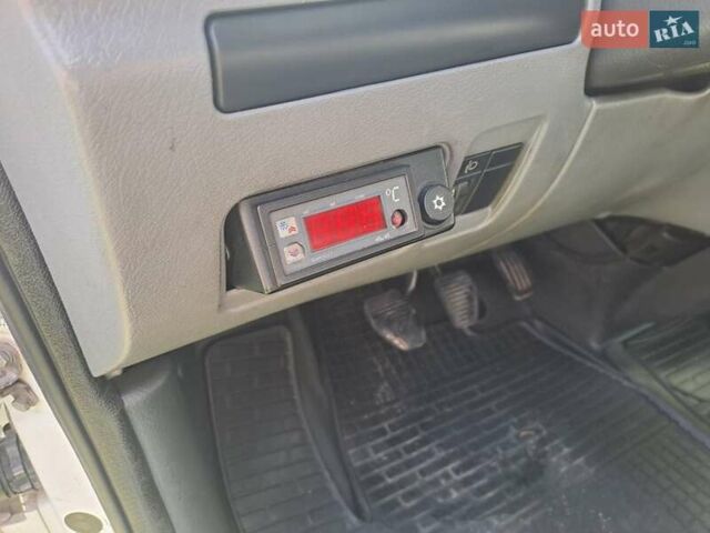 Белый Пежо Эксперт груз.-пасс., объемом двигателя 1.87 л и пробегом 250 тыс. км за 4500 $, фото 1 на Automoto.ua