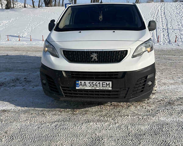 Белый Пежо Эксперт груз.-пасс., объемом двигателя 2 л и пробегом 227 тыс. км за 13700 $, фото 1 на Automoto.ua