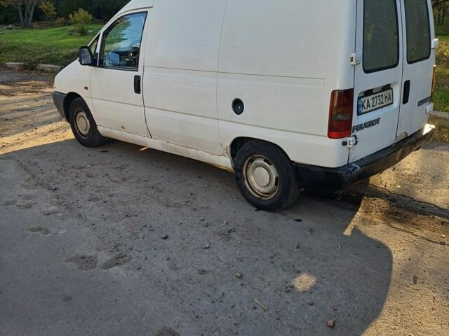 Пежо Эксперт груз.-пасс. 1995 в Первомайск на Automoto.ua Белый Пежо Эксперт груз.-пасс., объемом двигателя 1.9 л и пробегом 430 тыс. км за 1850 $, фото 1 на Automoto.ua