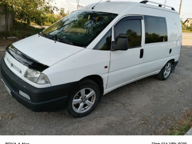 Белый Пежо Эксперт груз.-пасс., объемом двигателя 2 л и пробегом 380 тыс. км за 2400 $, фото 1 на Automoto.ua