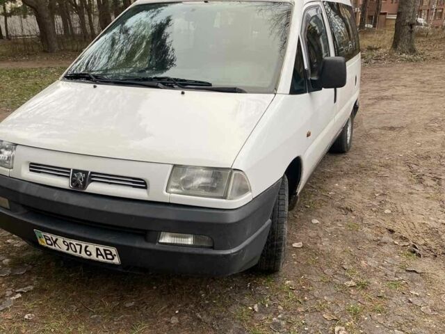 Белый Пежо Эксперт груз.-пасс., объемом двигателя 0 л и пробегом 15 тыс. км за 3000 $, фото 1 на Automoto.ua