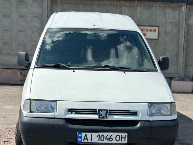 Белый Пежо Эксперт груз.-пасс., объемом двигателя 2 л и пробегом 485 тыс. км за 3000 $, фото 1 на Automoto.ua