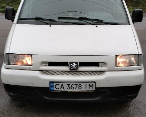 Белый Пежо Эксперт груз.-пасс., объемом двигателя 1.9 л и пробегом 404 тыс. км за 3000 $, фото 1 на Automoto.ua