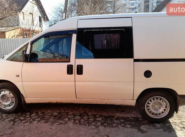 Білий Пежо Експерт вант.-пас., об'ємом двигуна 2 л та пробігом 268 тис. км за 2750 $, фото 1 на Automoto.ua