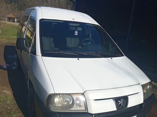 Белый Пежо Эксперт груз.-пасс., объемом двигателя 2 л и пробегом 100 тыс. км за 2600 $, фото 1 на Automoto.ua