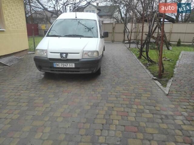 Белый Пежо Эксперт груз.-пасс., объемом двигателя 2 л и пробегом 336 тыс. км за 4900 $, фото 1 на Automoto.ua
