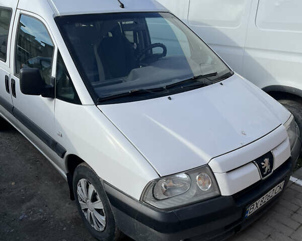 Пежо Эксперт груз.-пасс. 2005 в Каменце-Подольском на Automoto.ua Белый Пежо Эксперт груз.-пасс., объемом двигателя 2 л и пробегом 380 тыс. км за 3850 $, фото 1 на Automoto.ua