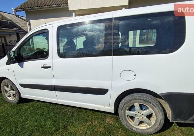 Белый Пежо Эксперт груз.-пасс., объемом двигателя 1.6 л и пробегом 339 тыс. км за 4800 $, фото 1 на Automoto.ua
