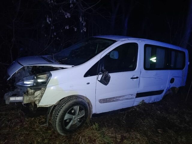 Білий Пежо Експерт вант.-пас., об'ємом двигуна 1.6 л та пробігом 350 тис. км за 2316 $, фото 1 на Automoto.ua