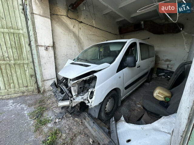 Белый Пежо Эксперт груз.-пасс., объемом двигателя 1.56 л и пробегом 300 тыс. км за 2550 $, фото 1 на Automoto.ua