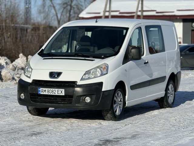 Білий Пежо Експерт вант.-пас., об'ємом двигуна 1.6 л та пробігом 300 тис. км за 6000 $, фото 1 на Automoto.ua