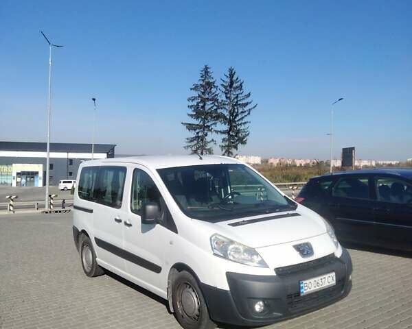 Белый Пежо Эксперт груз.-пасс., объемом двигателя 2 л и пробегом 345 тыс. км за 6700 $, фото 1 на Automoto.ua