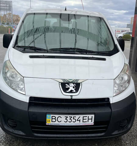 Белый Пежо Эксперт груз.-пасс., объемом двигателя 2 л и пробегом 323 тыс. км за 6500 $, фото 1 на Automoto.ua