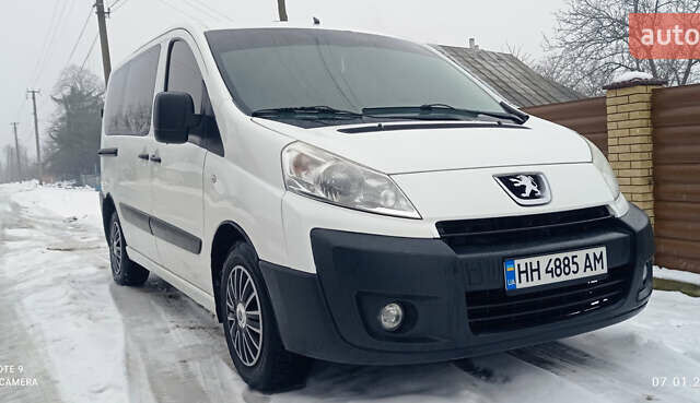 Белый Пежо Эксперт груз.-пасс., объемом двигателя 1.6 л и пробегом 285 тыс. км за 6350 $, фото 1 на Automoto.ua