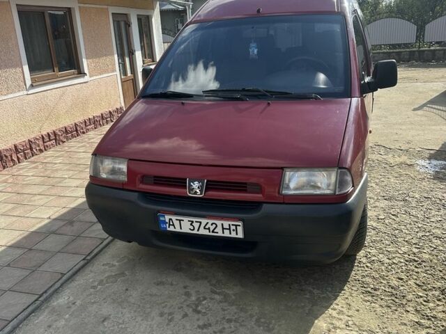 Красный Пежо Эксперт груз.-пасс., объемом двигателя 1.6 л и пробегом 312 тыс. км за 2150 $, фото 1 на Automoto.ua