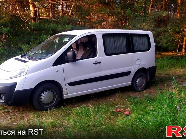 Пежо Эксперт груз.-пасс., объемом двигателя 1.6 л и пробегом 295 тыс. км за 4800 $, фото 1 на Automoto.ua