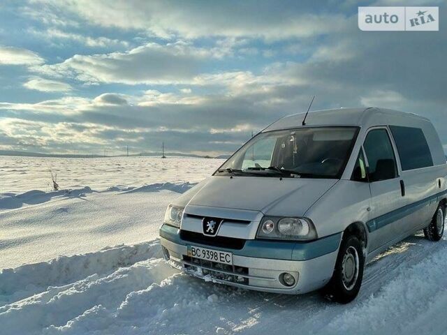 Серый Пежо Эксперт пасс., объемом двигателя 1.9 л и пробегом 255 тыс. км за 5700 $, фото 1 на Automoto.ua