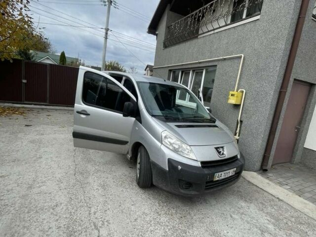 Серый Пежо Эксперт груз.-пасс., объемом двигателя 2 л и пробегом 400 тыс. км за 3500 $, фото 1 на Automoto.ua