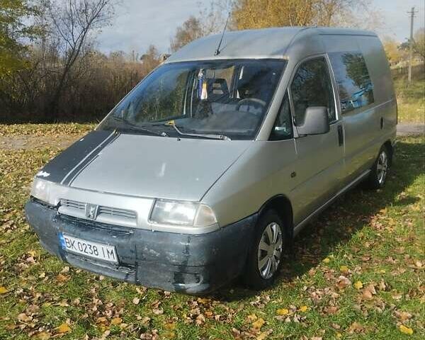 Сірий Пежо Експерт вант.-пас., об'ємом двигуна 1.9 л та пробігом 493 тис. км за 2000 $, фото 1 на Automoto.ua