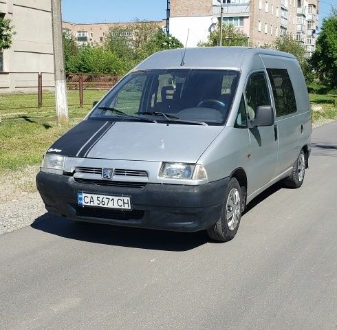 Сірий Пежо Експерт вант.-пас., об'ємом двигуна 0.19 л та пробігом 230 тис. км за 2800 $, фото 1 на Automoto.ua