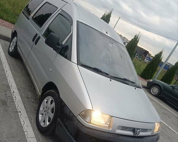 Сірий Пежо Експерт вант.-пас., об'ємом двигуна 2 л та пробігом 445 тис. км за 3450 $, фото 1 на Automoto.ua