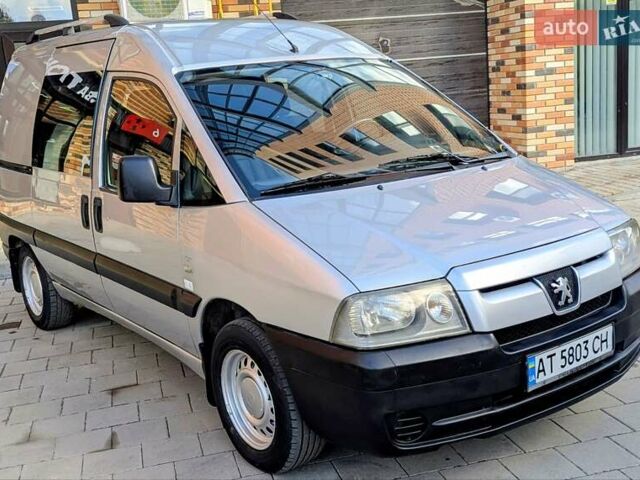 Сірий Пежо Експерт вант.-пас., об'ємом двигуна 2 л та пробігом 250 тис. км за 3999 $, фото 1 на Automoto.ua