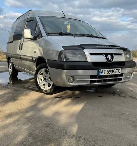 Серый Пежо Эксперт груз.-пасс., объемом двигателя 2 л и пробегом 296 тыс. км за 4700 $, фото 1 на Automoto.ua