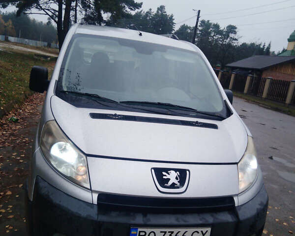 Серый Пежо Эксперт груз.-пасс., объемом двигателя 2 л и пробегом 274 тыс. км за 5500 $, фото 1 на Automoto.ua