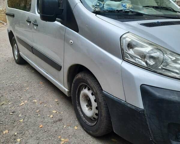 Серый Пежо Эксперт груз.-пасс., объемом двигателя 2 л и пробегом 237 тыс. км за 5100 $, фото 1 на Automoto.ua