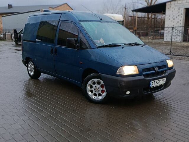 Синий Пежо Эксперт груз.-пасс., объемом двигателя 1.9 л и пробегом 450 тыс. км за 3199 $, фото 1 на Automoto.ua