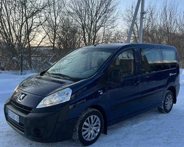 Синий Пежо Эксперт груз.-пасс., объемом двигателя 2 л и пробегом 396 тыс. км за 6350 $, фото 1 на Automoto.ua