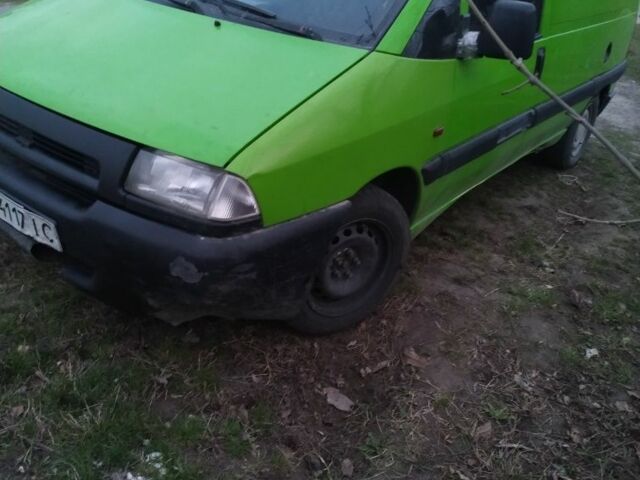 Зеленый Пежо Эксперт груз.-пасс., объемом двигателя 1.9 л и пробегом 300 тыс. км за 1100 $, фото 1 на Automoto.ua