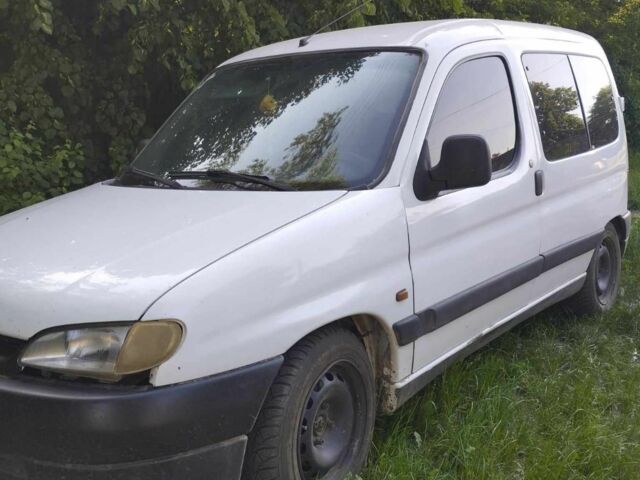 Белый Пежо Партнер груз.-пасс., объемом двигателя 2 л и пробегом 430 тыс. км за 2200 $, фото 1 на Automoto.ua