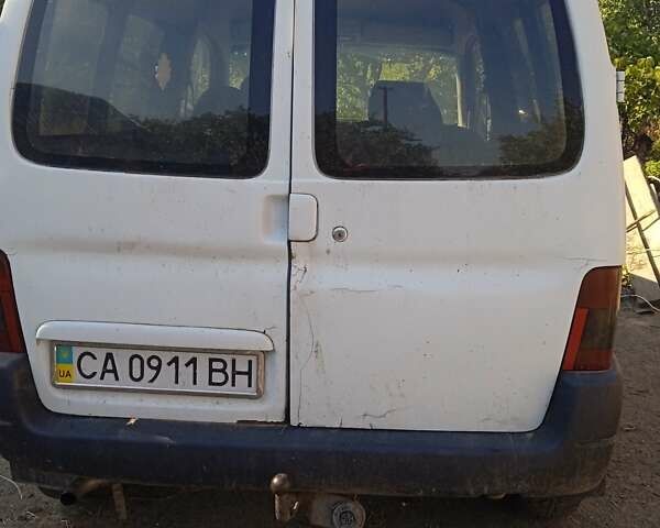 Білий Пежо Партнер вант.-пас., об'ємом двигуна 1.9 л та пробігом 200 тис. км за 2300 $, фото 1 на Automoto.ua