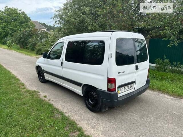 Білий Пежо Партнер вант.-пас., об'ємом двигуна 1.87 л та пробігом 300 тис. км за 1950 $, фото 1 на Automoto.ua