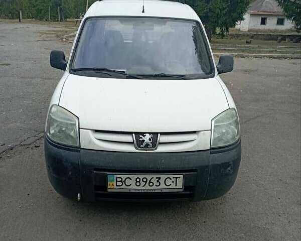 Білий Пежо Партнер вант.-пас., об'ємом двигуна 1.87 л та пробігом 246 тис. км за 3000 $, фото 1 на Automoto.ua