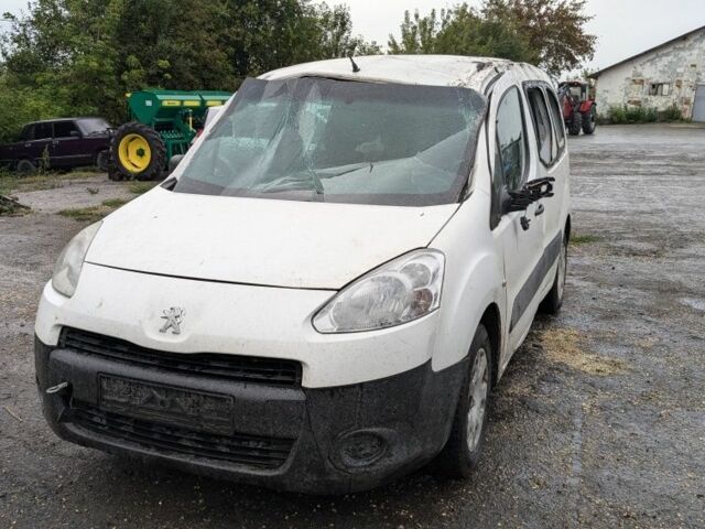 Белый Пежо Партнер груз.-пасс., объемом двигателя 0 л и пробегом 320 тыс. км за 2900 $, фото 1 на Automoto.ua