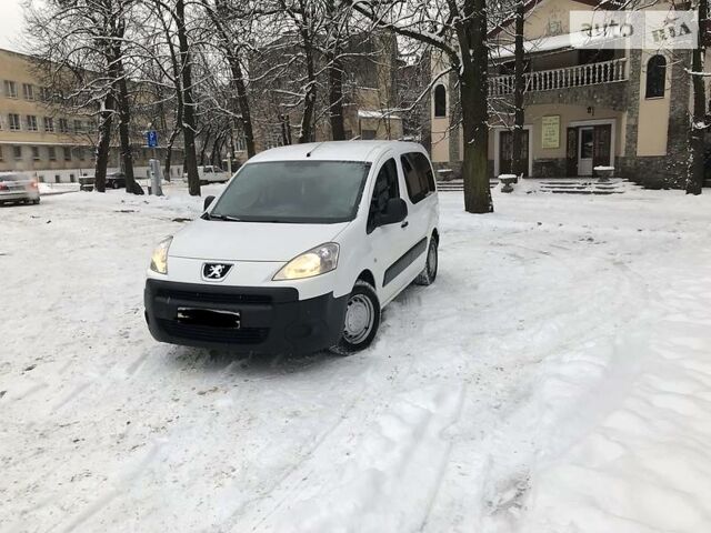 Білий Пежо Партнер пас., об'ємом двигуна 0 л та пробігом 225 тис. км за 7300 $, фото 1 на Automoto.ua