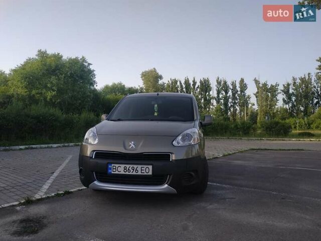Коричневый Пежо Партнер пасс., объемом двигателя 1.6 л и пробегом 227 тыс. км за 10300 $, фото 1 на Automoto.ua