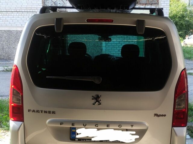 Пежо Партнер груз.-пасс. 2008 в Александрие на Automoto.ua Серый Пежо Партнер груз.-пасс., объемом двигателя 1.6 л и пробегом 211 тыс. км за 7400 $, фото 1 на Automoto.ua