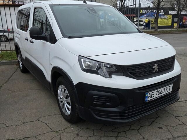 Білий Пежо Rifter, об'ємом двигуна 1.6 л та пробігом 170 тис. км за 13700 $, фото 1 на Automoto.ua